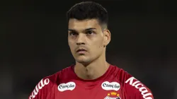Gabriel Brazão fez 11 defesas em Palmeiras x Santos e deixou Allianz com dores na lombar