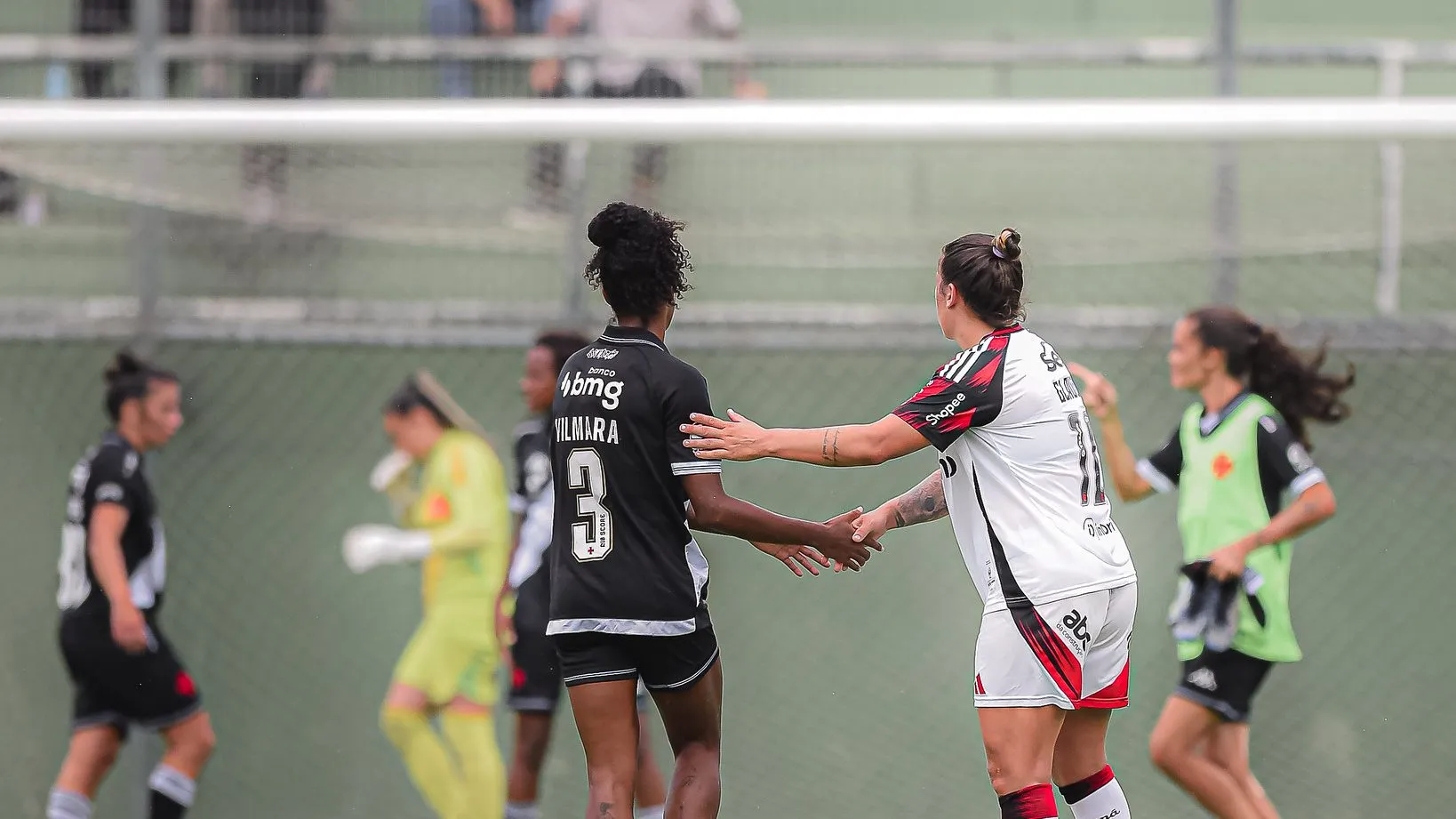 Jogadoras do Vasco e Flamengo pela semifinal do Carioca Feminino