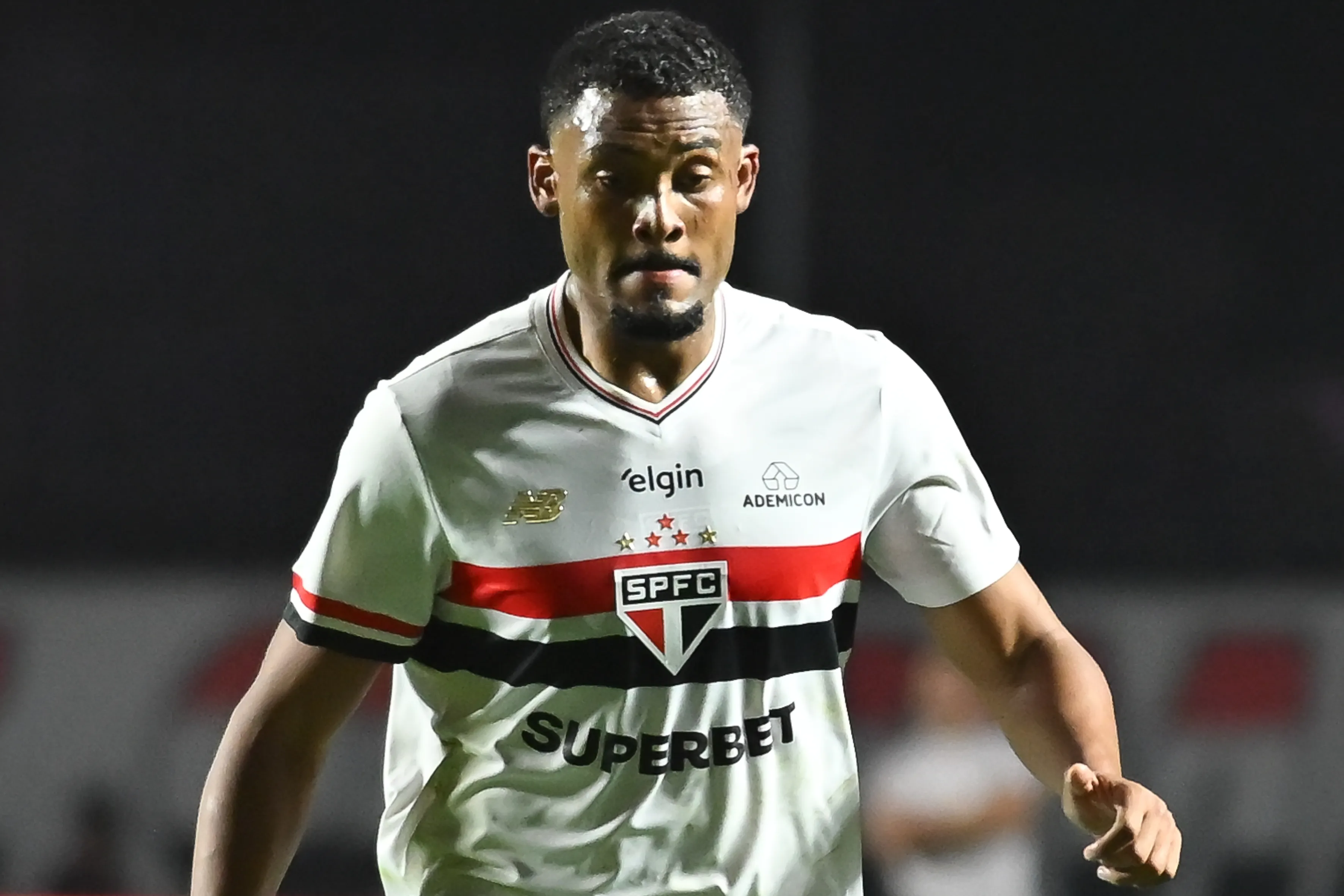 Sabino jogador do Sao Paulo durante partida contra o Ceara no estadio Morumbi pelo campeonato Brasileiro A 2025. Foto: Jota Erre/AGIF