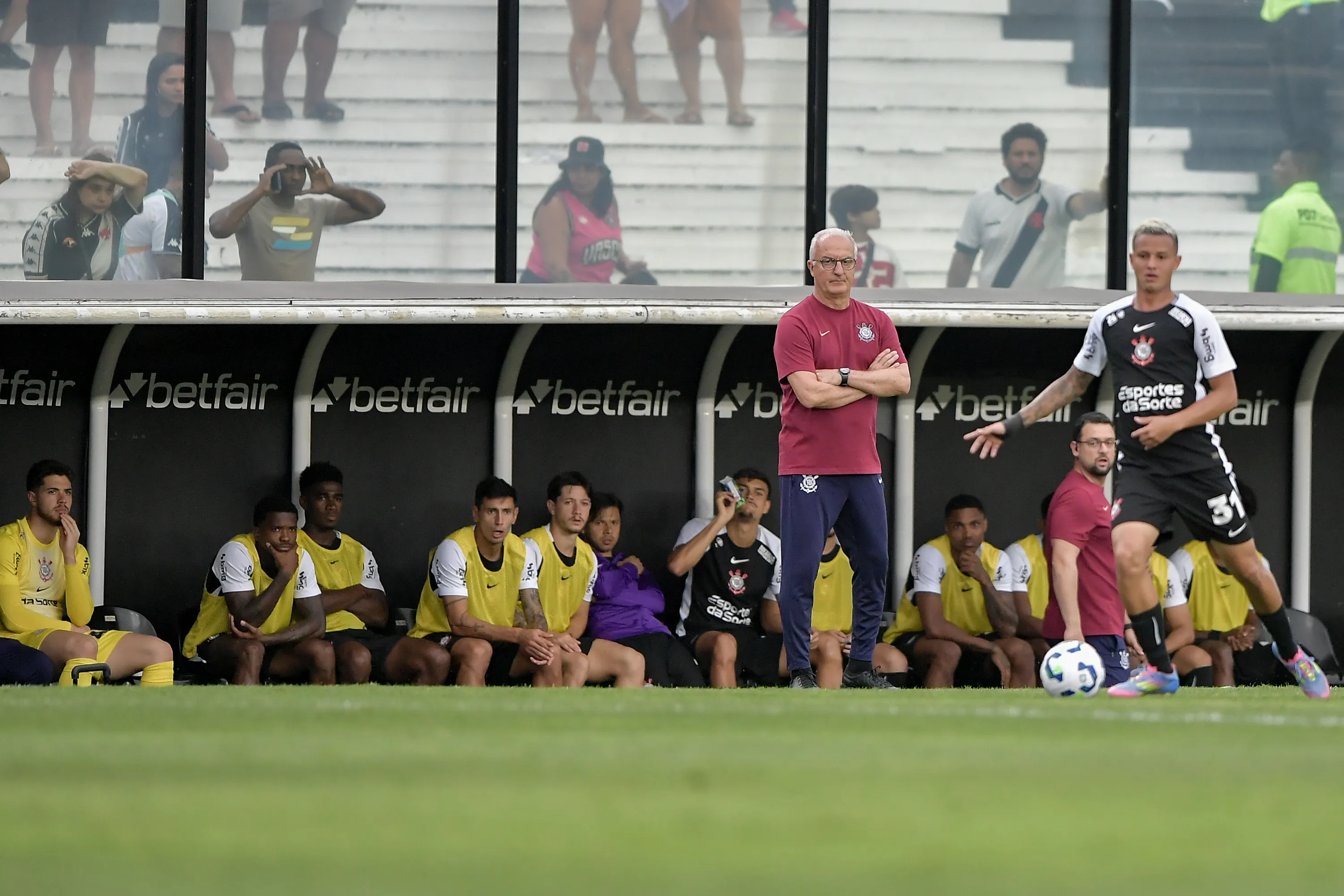 Dorival Junior tecnico do Corinthians durante partida contra o Vasco no estadio Sao Januario pelo campeonato Brasileiro A 2025. Foto: Thiago Ribeiro/AGIF