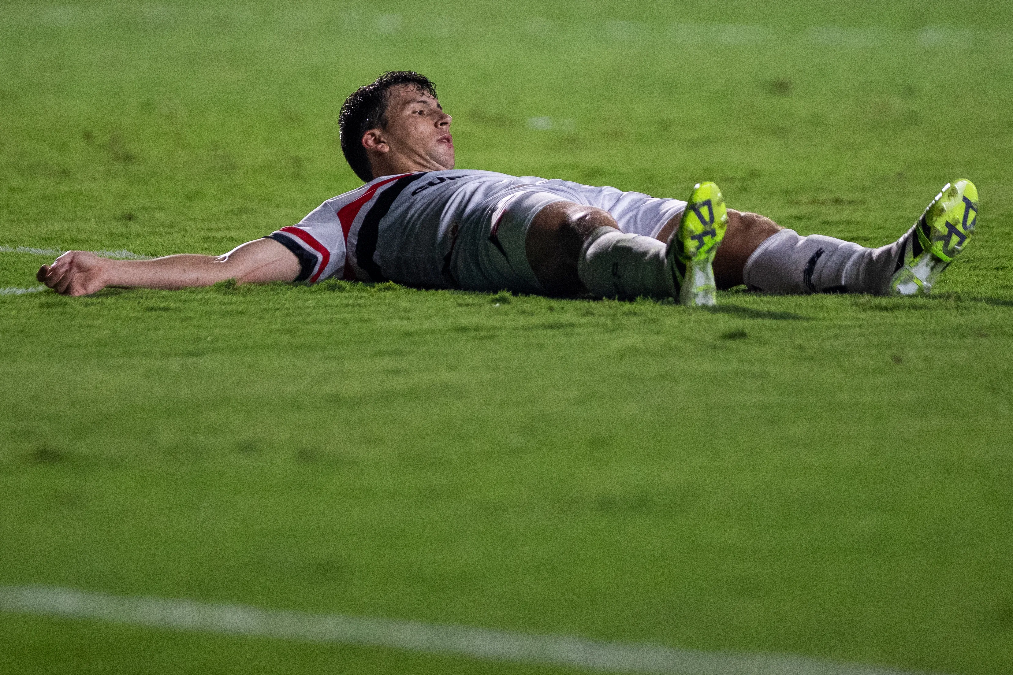 Tapia jogador do Sao Paulo durante partida contra o Sport – Foto: Rafael Vieira/AGIF