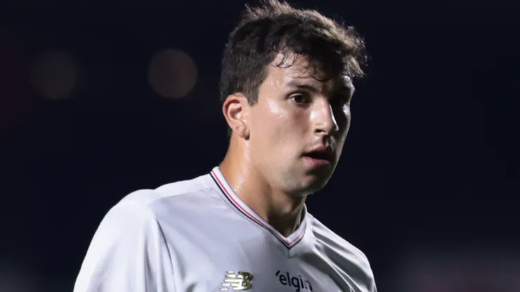 Tapia entra mal em derrota para o Bragantino e é criticado pela torcida do São Paulo. Foto: Marcello Zambrana/AGIF