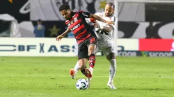 Neymar foi muito bem no jogo da Vila. Foto: Mauricio De Souza/AGIF