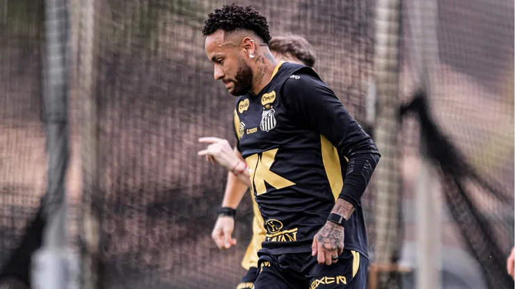 Neymar tem chance de começar contra o Flamengo