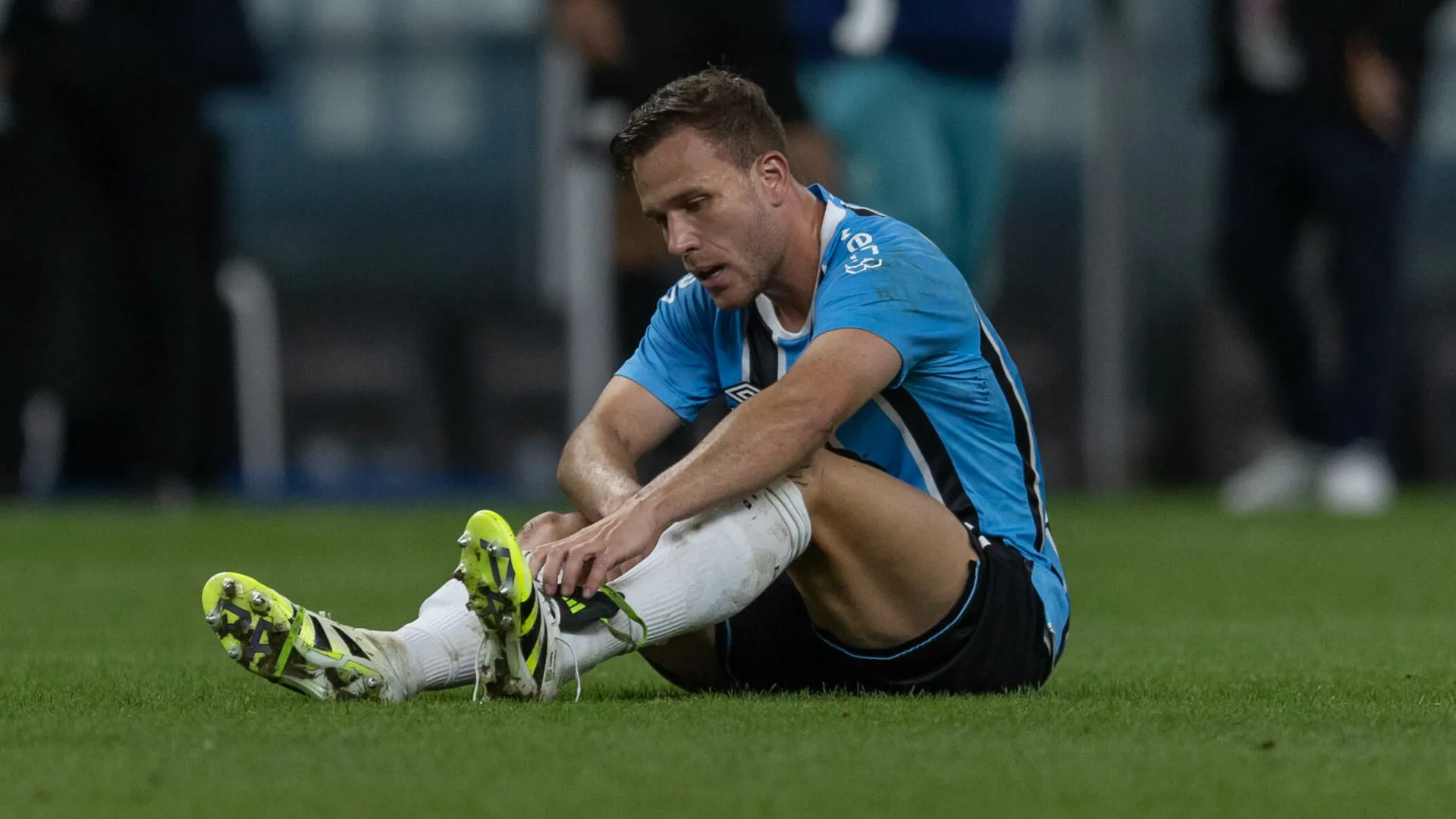 Arthur é um dos principais nomes do Grêmio – Foto: Liamara Polli/AGIF