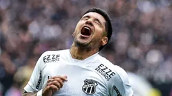 SP - SAO PAULO - 09/11/2025 - BRASILEIRO A 2025, CORINTHIANS X CEARA - Galeano jogador do Ceara comemora seu gol durante partida contra o Corinthians no estadio Arena Corinthians pelo campeonato Brasileiro A 2025. Foto: Fabio Giannelli/AGIF