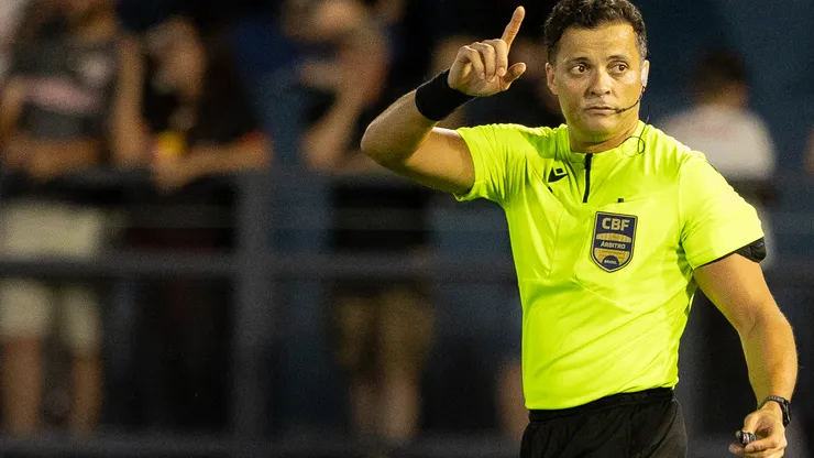 Árbitro Sávio Pereira Sampaio. Foto: Joisel Amaral/AGIF