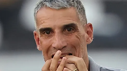 Vojvoda, técnico do Santos em partida pelo campeonato brasileiro (Foto: Wagner Meier/Getty Images)