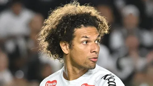 Willian Arão em ação pelo Santos - Foto: Jota Erre/AGIF