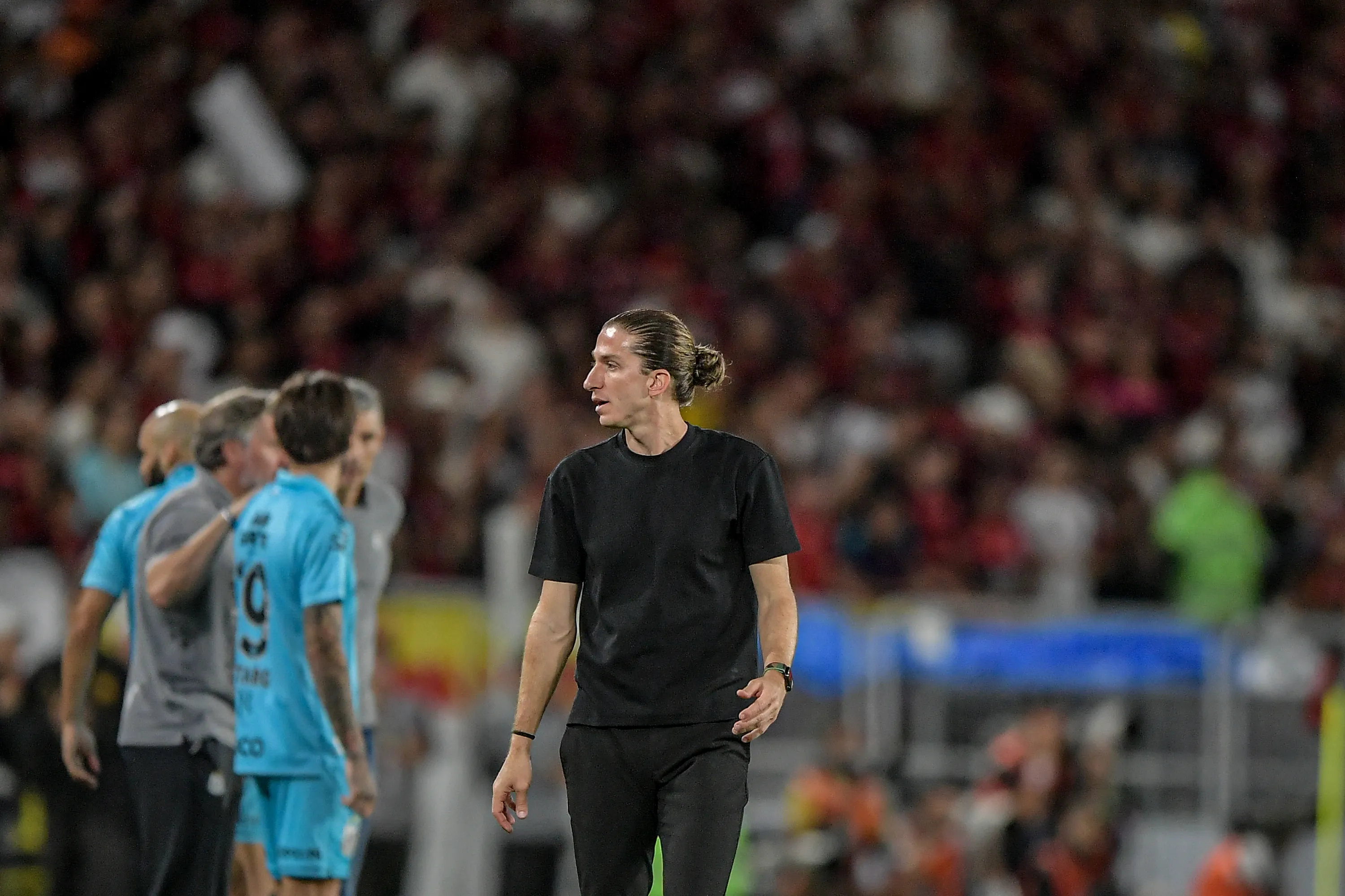Filipe Luis tecnico do Flamengo durante partida contra o Santos no estadio Maracana pelo campeonato Brasileiro A 2025. Foto: Thiago Ribeiro/AGIF
