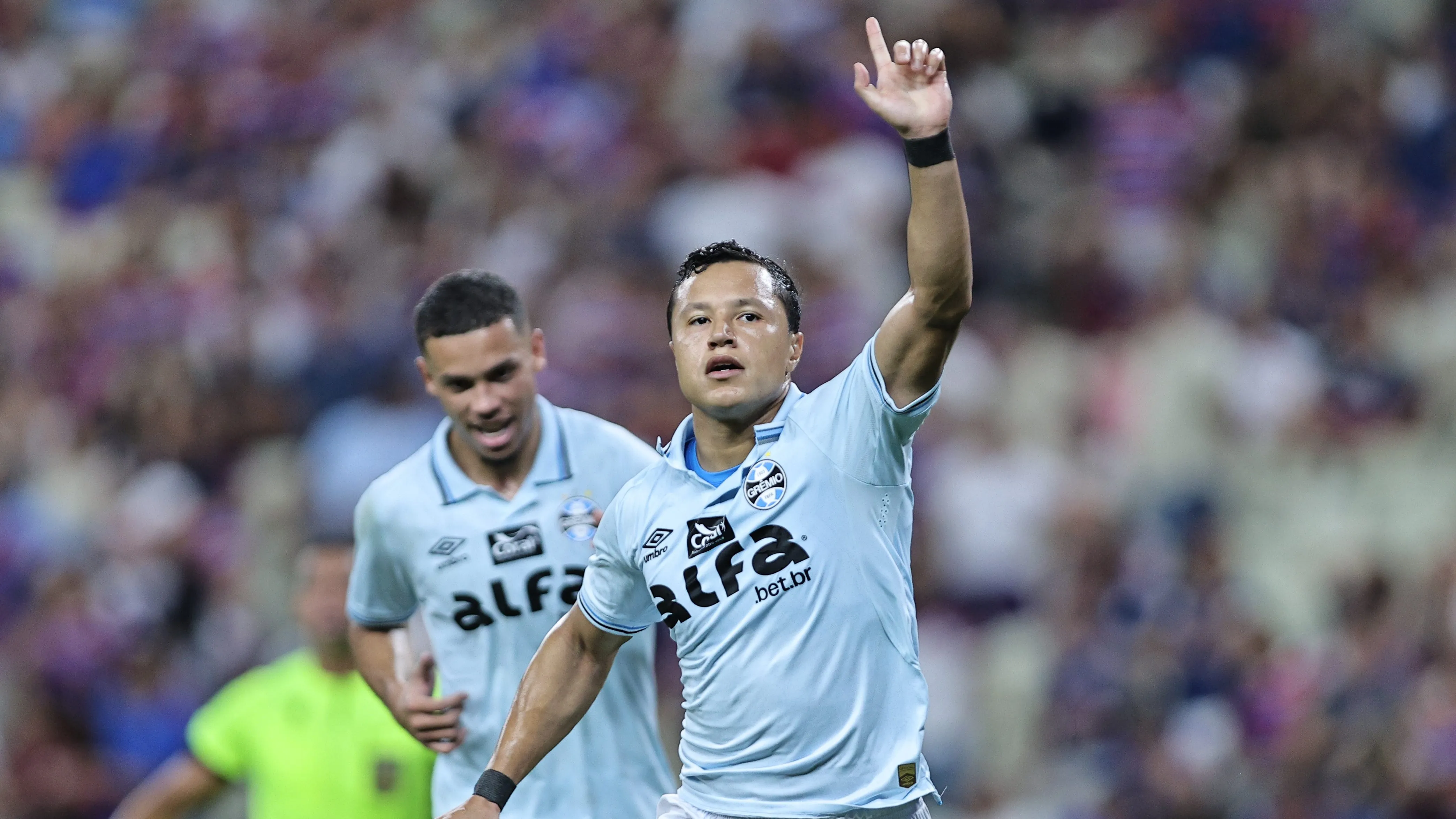 Marlon comemora seu gol durante partida contra o Fortaleza . Foto: Baggio Rodrigues/AGIF