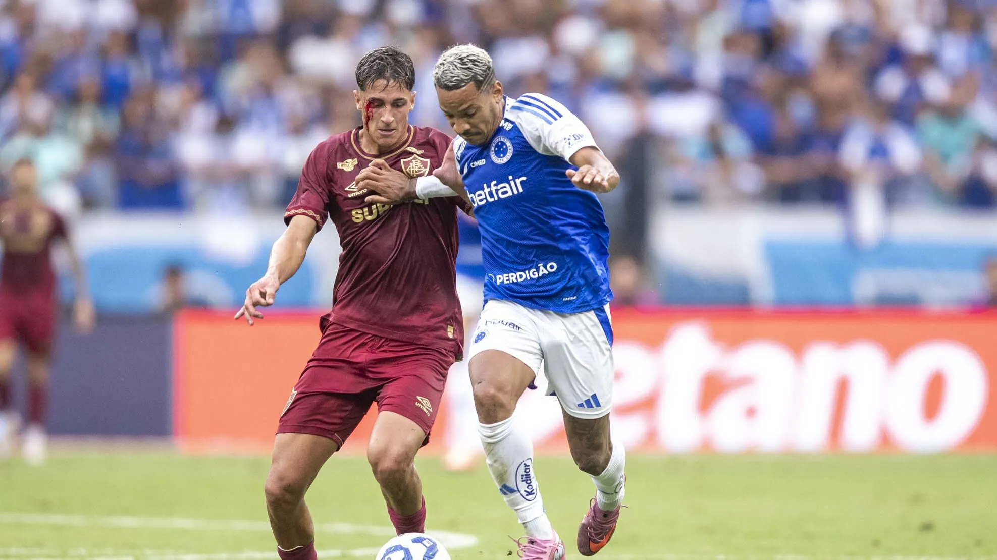 Lance de Matheus Pereira contra Fluminense. Foto: Fernando Moreno/AGIF