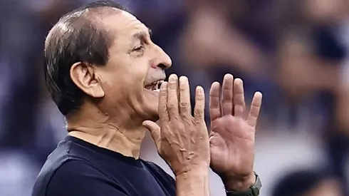 Ramón Díaz segue no Internacional.