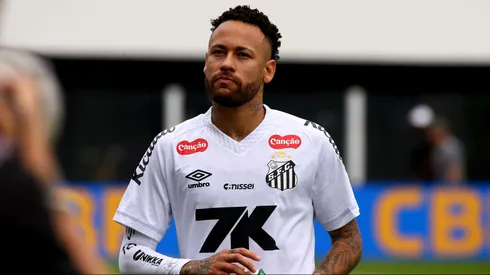 Neymar se torna alvo de críticas por desempenho abaixo no Santos