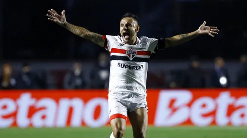 Rafinha motiva o São Paulo na asituação do Luiz Gustavo - Foto: Marco Miatelo/AGIF