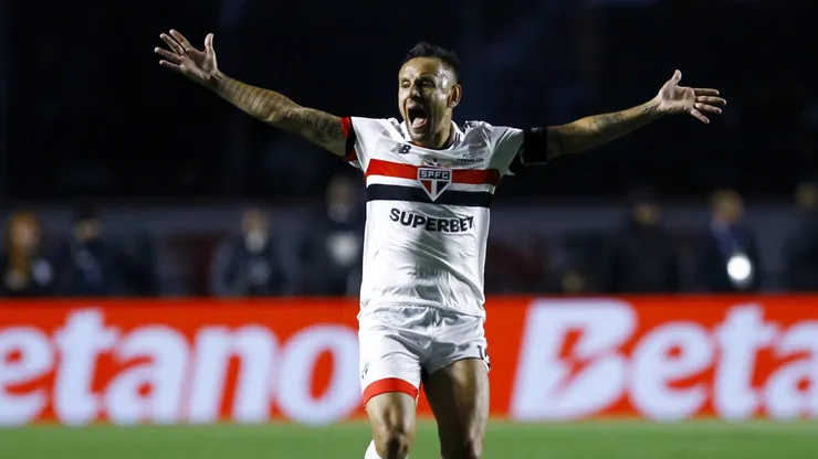 Rafinha motiva o São Paulo na asituação do Luiz Gustavo - Foto: Marco Miatelo/AGIF