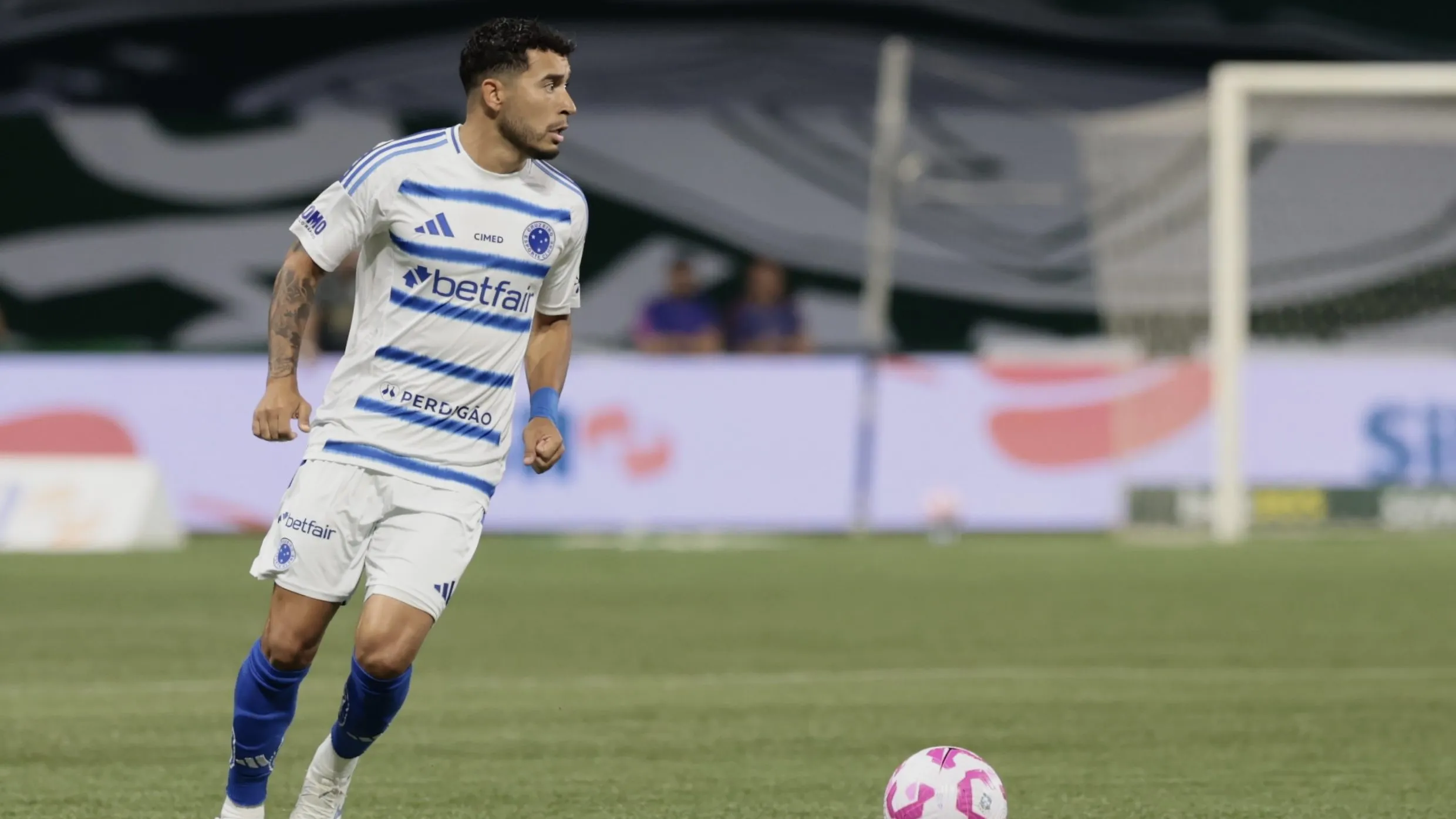 Willian destaca boa fase do Cruzeiro –  Foto: Marcello Zambrana/AGIF