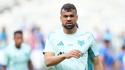 MG - BELO HORIZONTE - 09/11/2025 - BRASILEIRO A 2025, CRUZEIRO X FLUMINENSE - Fabricio Bruno jogador do Cruzeiro durante aquecimento antes da partida contra o Fluminense no estadio Mineirao pelo campeonato Brasileiro A 2025. Foto: Gilson Lobo/AGIF