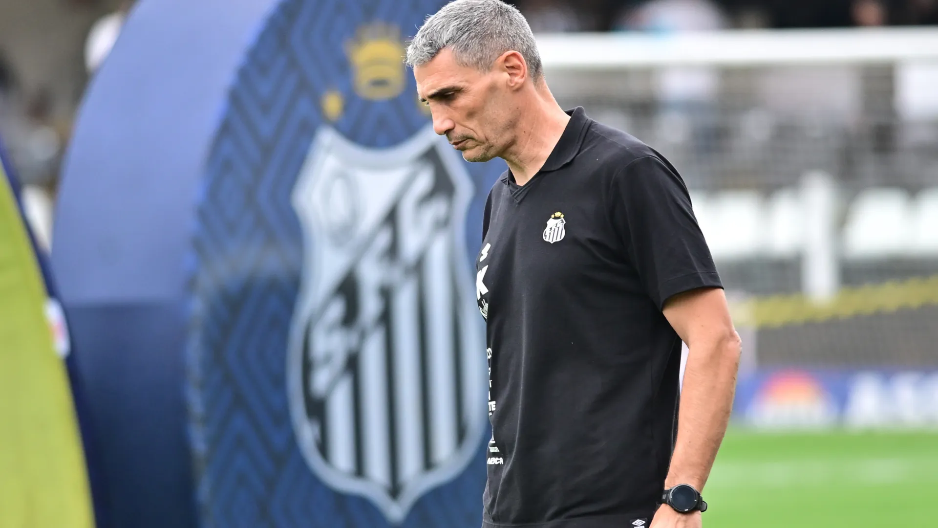 Vojvoda atravessa momento difícil no Santos – Foto: Jota Erre/AGIF