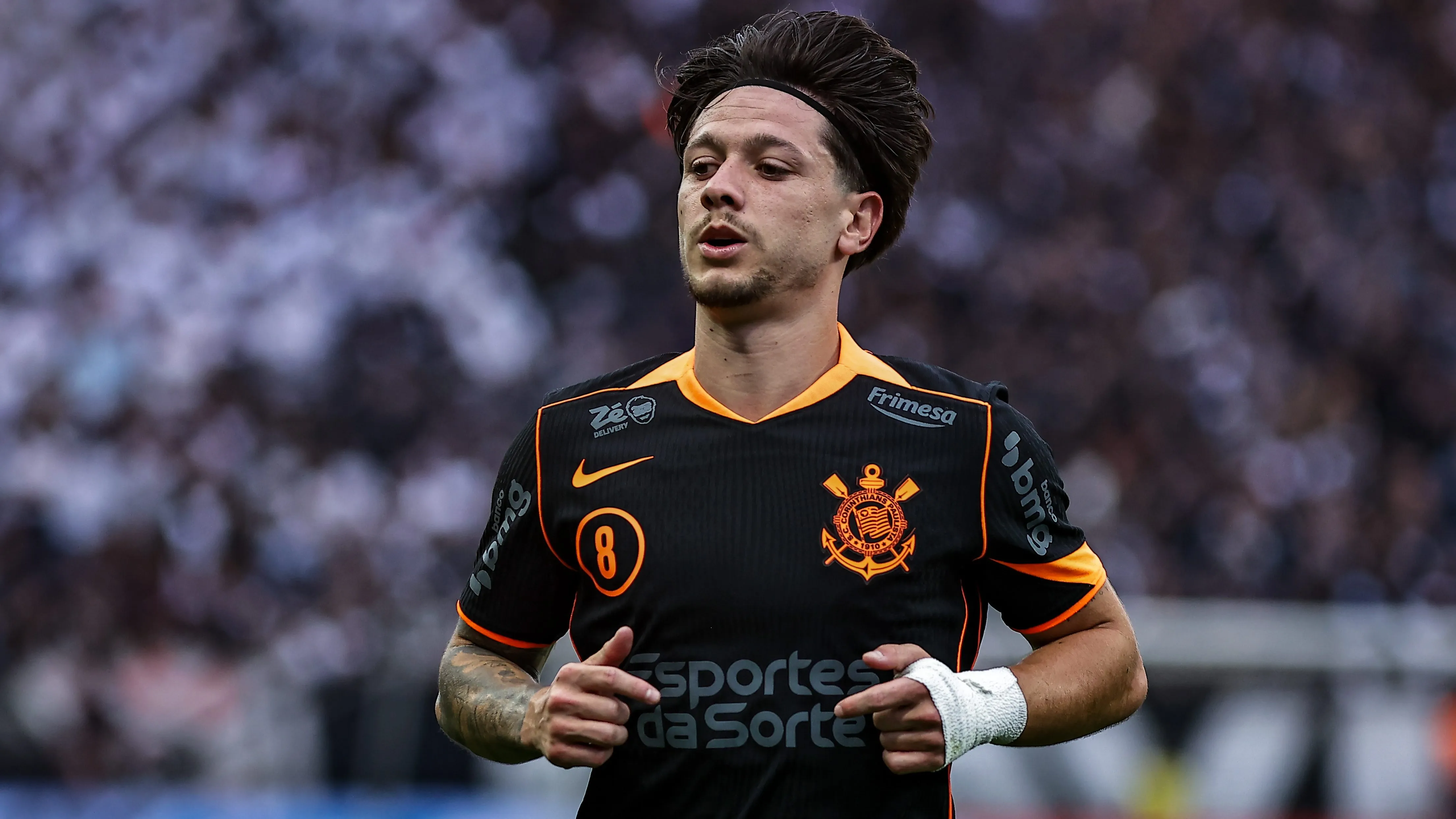Rodrigo Garro jogador do Corinthians durante partida contra o Ceará no estadio Arena Corinthians pelo campeonato Brasileiro A 2025. Foto: Fabio Giannelli/AGIF