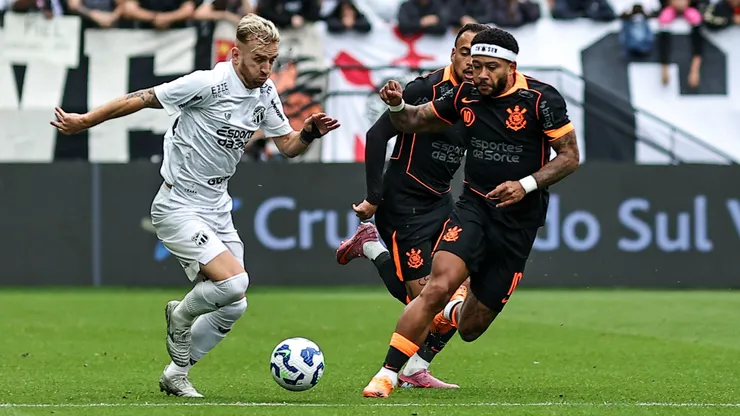 Memphis Depay jogador do Corinthians durante partida contra o Ceara no estadio Arena Corinthians pelo campeonato Brasileiro A 2025. Foto: Fabio Giannelli/AGIF