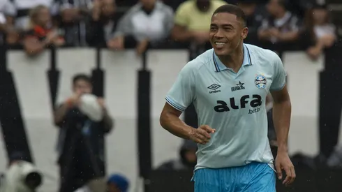 Carlos Vinicius é o novo homem-gol do Grêmio