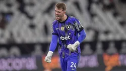 Léo Linck goleiro do Botafogo comemora gol durante partida contra o Atletico-MG no estadio Engenhao pelo campeonato Brasileiro A 2025. Foto: Thiago Ribeiro/AGIF