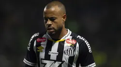 Mayke vira reforço do Santos contra o Palmeiras em jogo atrasado pelo Brasileirão Betano.