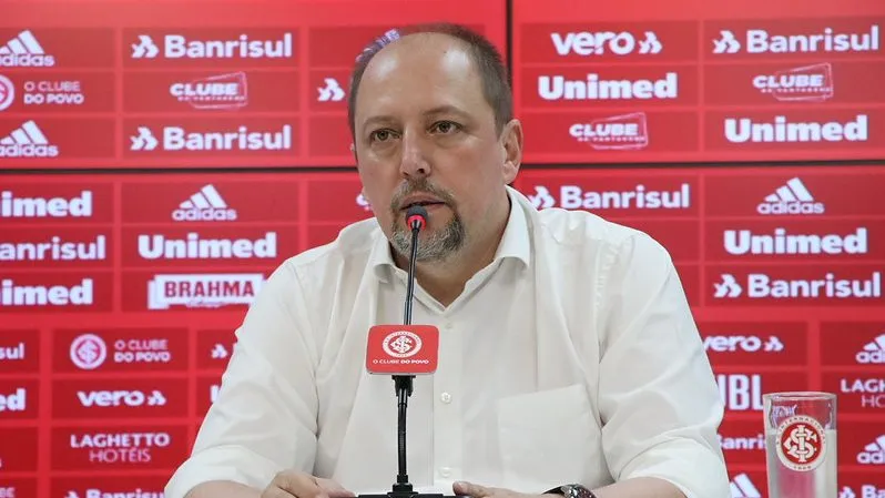 Barcellos já contratou sete treinadores desde que assumiu –  Foto Ricardo Duarte/Internacional