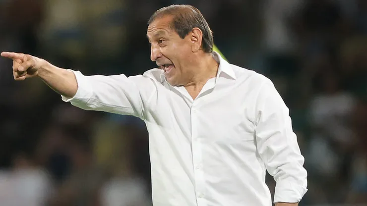 Técnico argentino segue no Beira-Rio