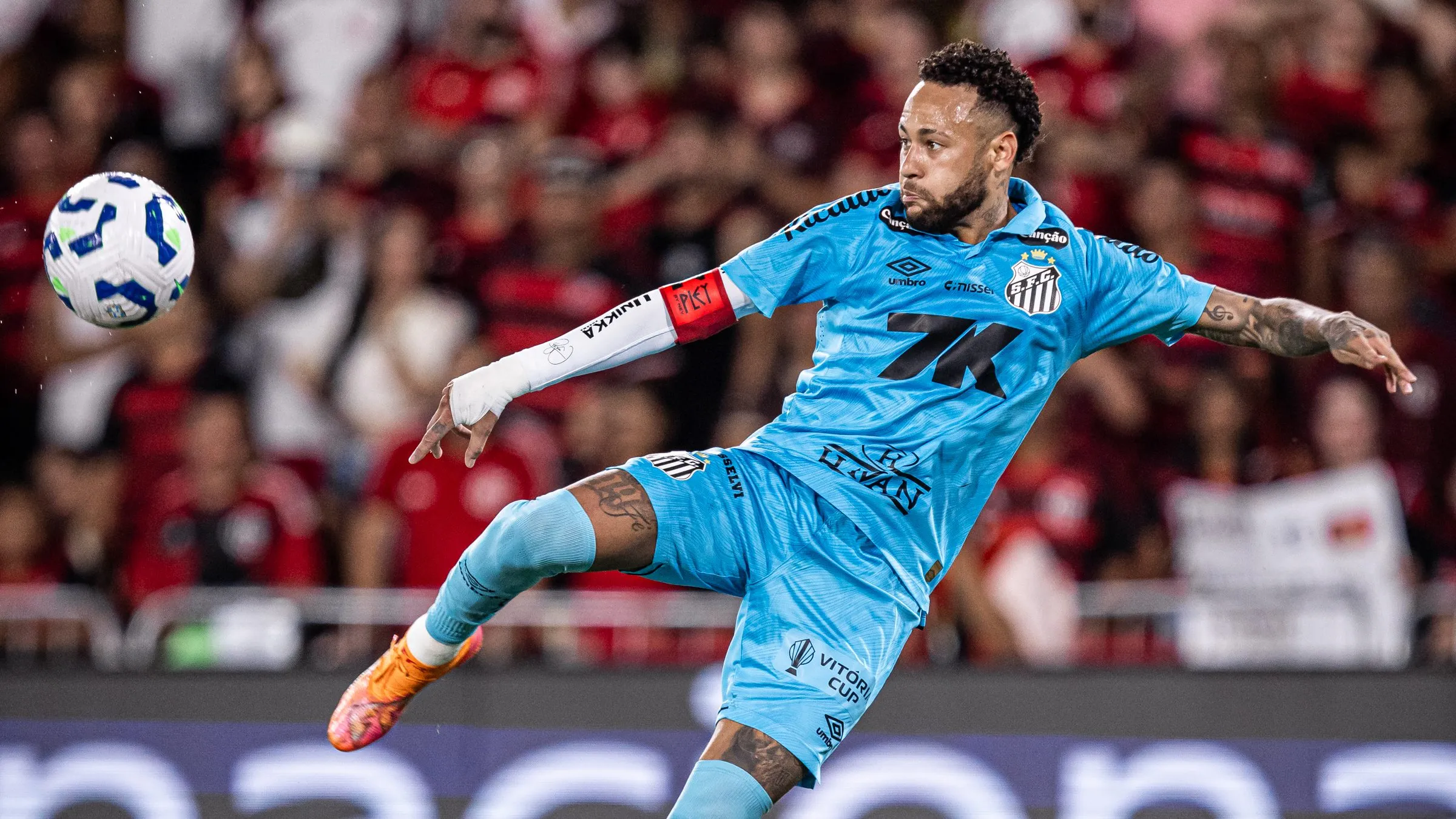 Neymar durante jogo contra o Flamengo no Maracanã. Foto: Raul Baretta/ Santos FC