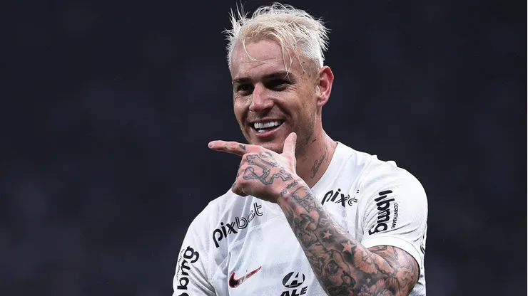 Róger Guedes já teve passagem pelo Palmeiras.