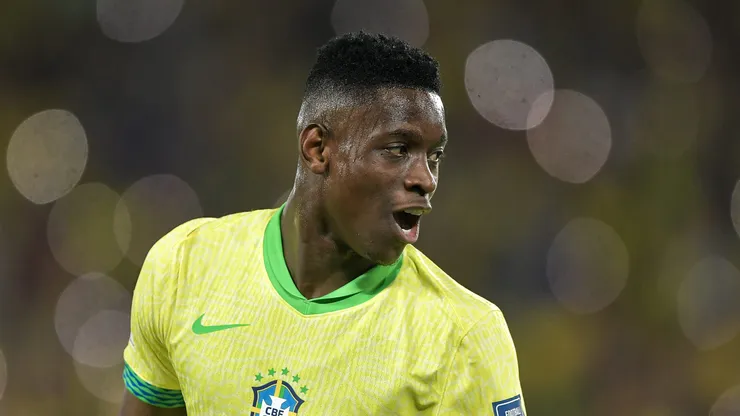 Luiz Henrique comemora seu gol pela Seleção Brasileira