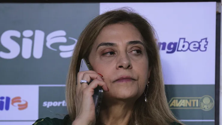 Leila Pereira durante partida no Allianz Parque.