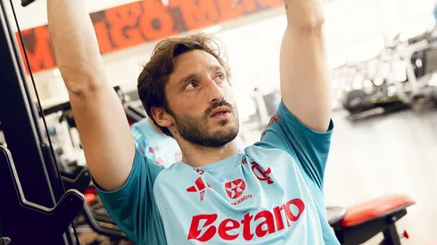 Matías Viña não vem conseguindo ter sequência em campo