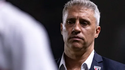 Treinador segue fazendo testes - Foto: Rafael Vieira/AGIF.