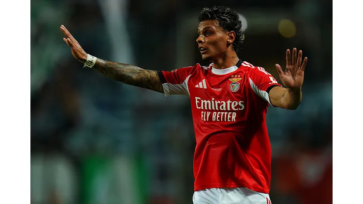 FARO, PORTUGAL - JULY 31: New signing Richard Rios of SL Benfica during the Portuguese Super Cup match between Sporting CP and SL Benfica at Estadio Algarve on July 31, 2025 in Faro, Portugal. (Photo by Gualter Fatia/Getty Images)