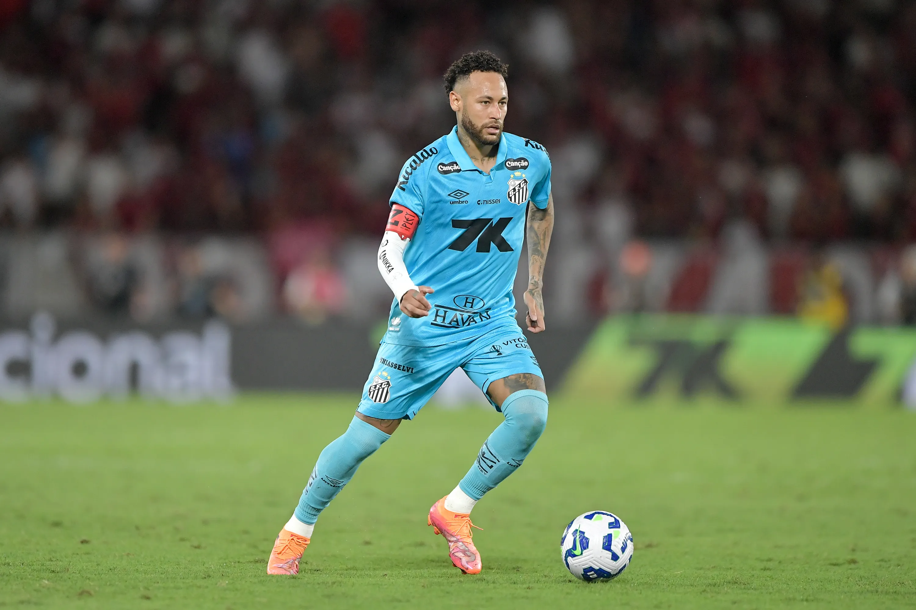 Neymar durante a partida contra o Flamengo. Foto: Thiago Ribeiro/AGIF