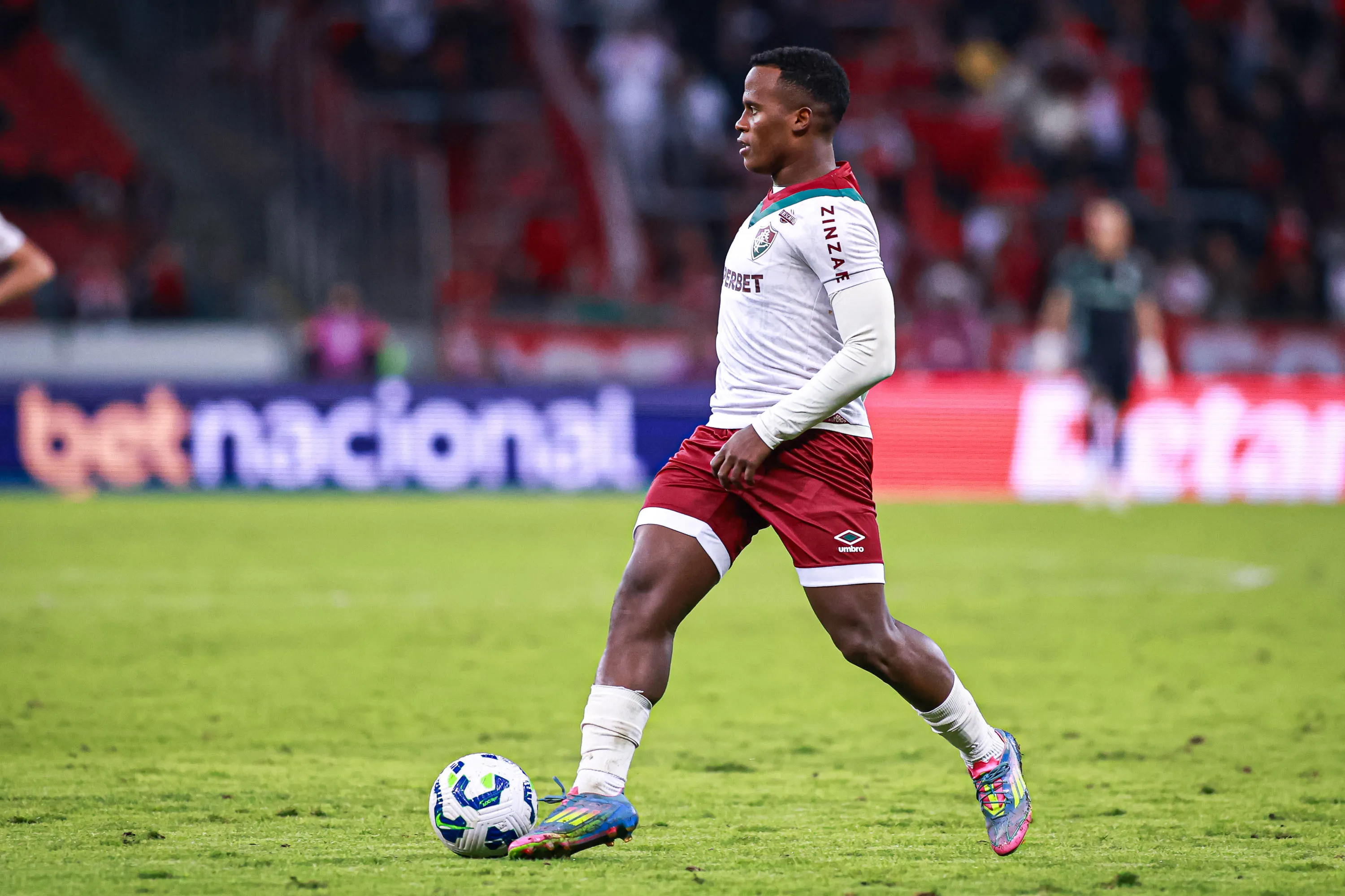 John Arias em ação pelo Fluminense. Foto: Maxi Franzoi/AGIF