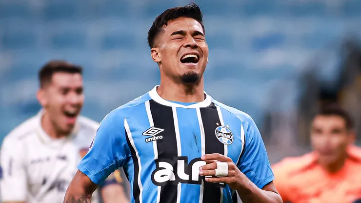 Matías Arezo tem contrato com o Grêmio até o fim da temporada 2028