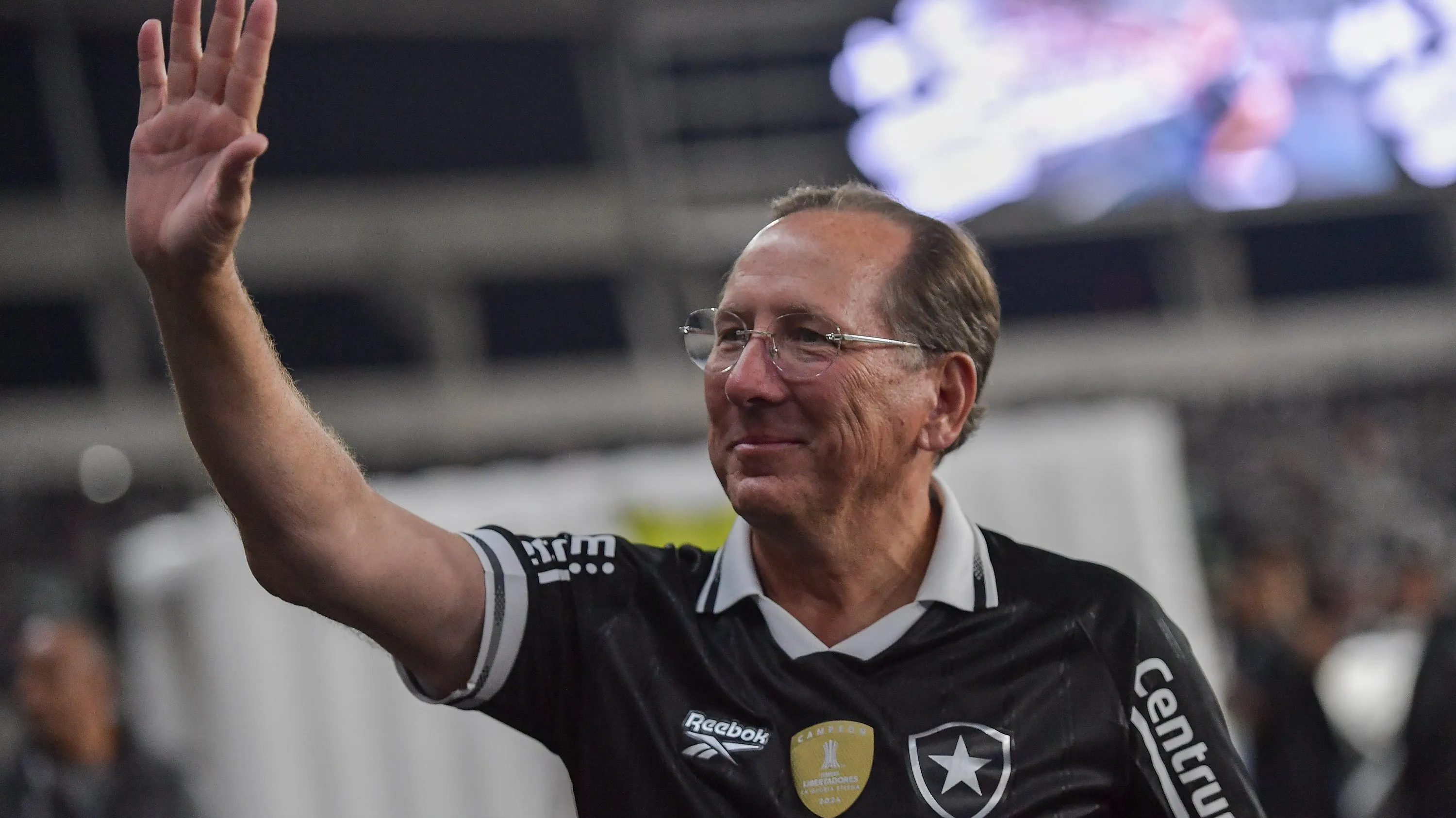 RJ – RIO DE JANEIRO – 26/07/2025 – BRASILEIRO A 2025, BOTAFOGO X CORINTHIANS – John Textor CEO do Botafogo durante partida contra o Corinthians no estadio Engenhao pelo campeonato Brasileiro A 2025. Foto: Thiago Ribeiro/AGIF