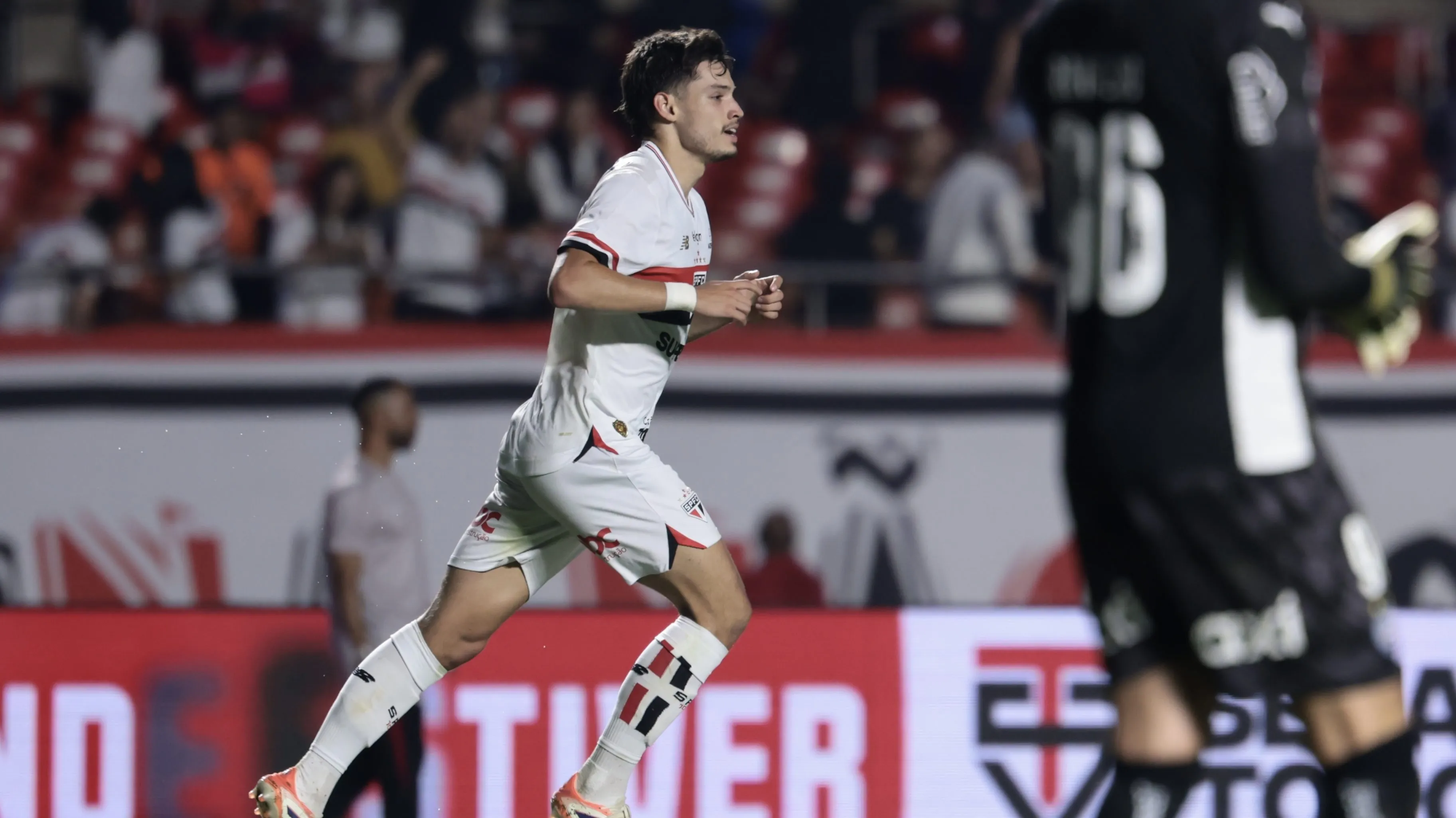 SP – SAO PAULO – 25/10/2025 – BRASILEIRO A 2025, SAO PAULO X BAHIA – Bobadilla jogador do Sao Paulo comemora seu gol durante partida contra o Bahia no estadio Morumbi pelo campeonato Brasileiro A 2025. Foto: Marcello Zambrana/AGIF