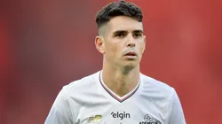 Oscar sofreu quadro de arritmia no CT do São Paulo e foi internado às pressas na UTI em hospital de SP