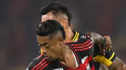 Bruno Henrique, atacante do Flamengo em partida pelo campeonato brasileiro (Foto: Lucas Figueiredo/Getty Images)