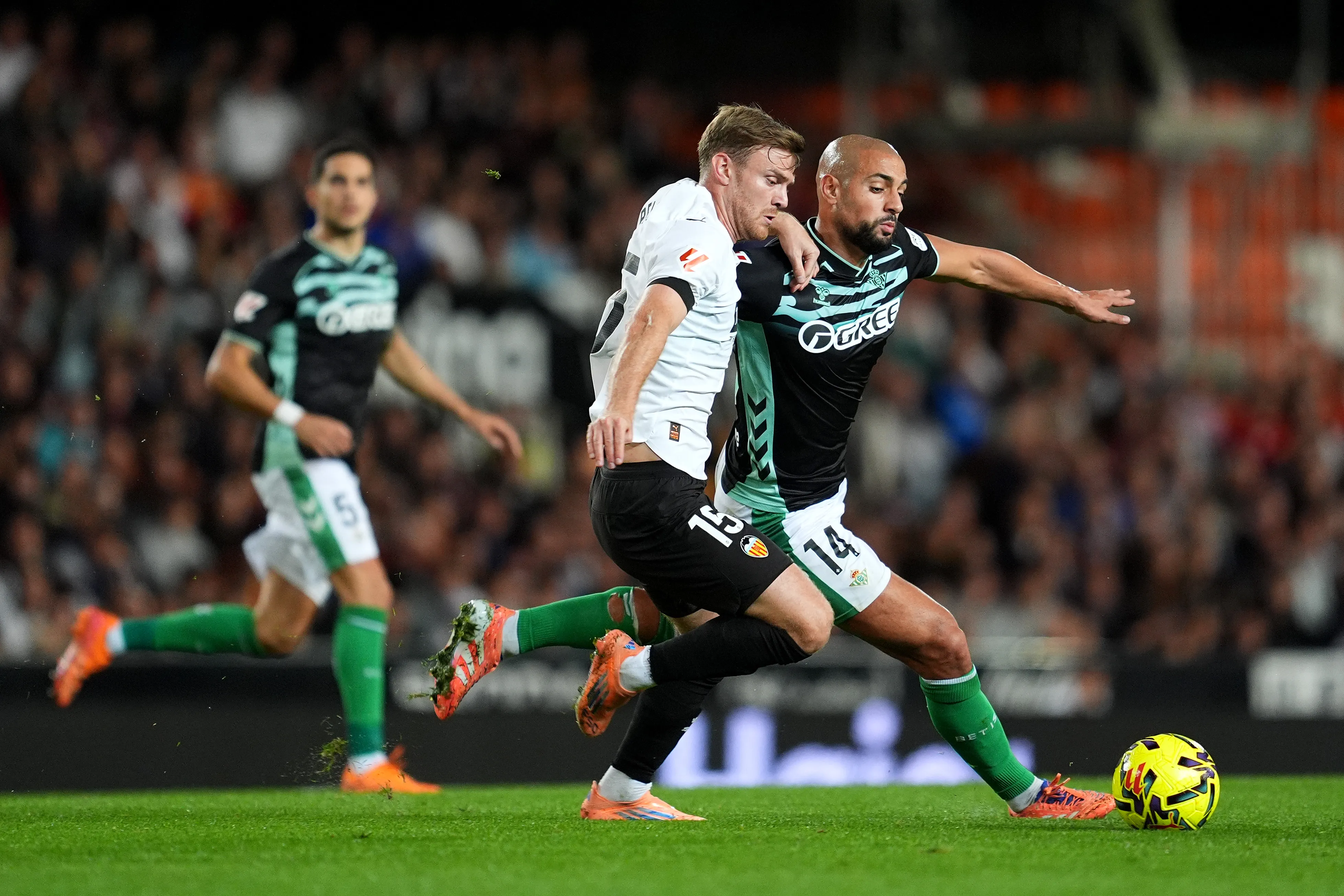 Lucas Beltrán em ação pelo Valencia. Photo by Mateo Villalba Sanchez/Getty Images