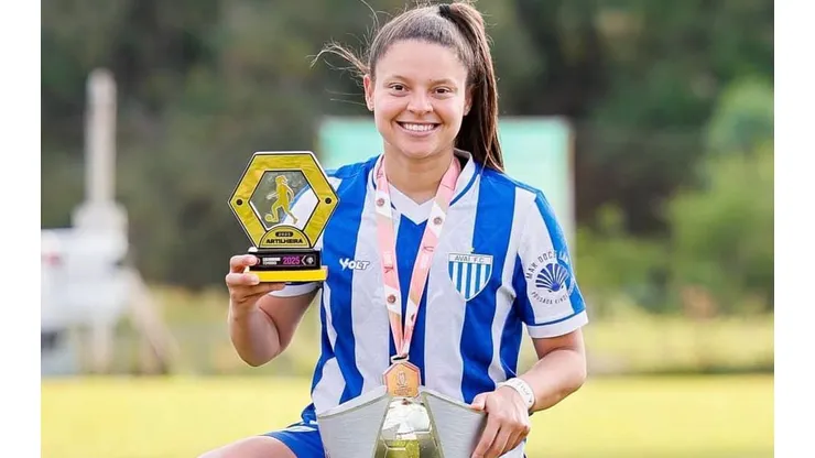 Brendha acerta com o Coritiba. Foto: Reprodução/Instagram