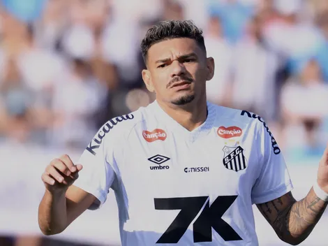 Saída de Tiquinho Soares do Santos começa a ganhar força nos bastidores