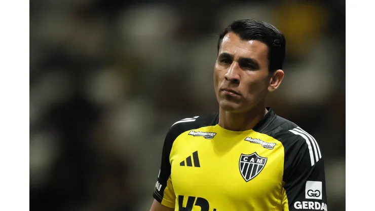 MG - BELO HORIZONTE - 27/09/2025 - BRASILEIRO A 2025, ATLETICO-MG X MIRASSOL - Junior Alonso jogador do Atletico-MG durante aquecimento antes da partida contra o Mirassol no estadio Arena MRV pelo campeonato Brasileiro A 2025. Foto: Gilson Lobo/AGIF