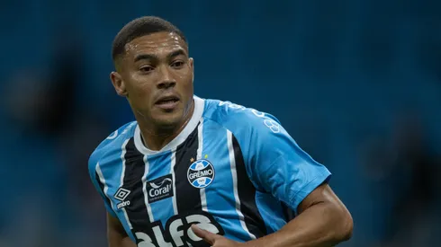 Nova diretoria do Tricolor quer reforço para jogar ao lado de Carlos Vinícius