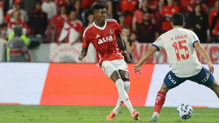 Vitão pode deixar o Internacional depois do Brasileirão